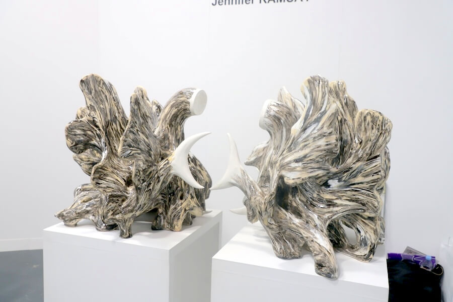 Oeuvres de Jennifer Ramsay chez Nec présentées à la foire Ceramic Brussels 2025