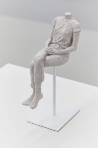 Léonore Chastagner, Sans titre, grès, 14 x 5 x 7,5 cm. Photo ©jcLett