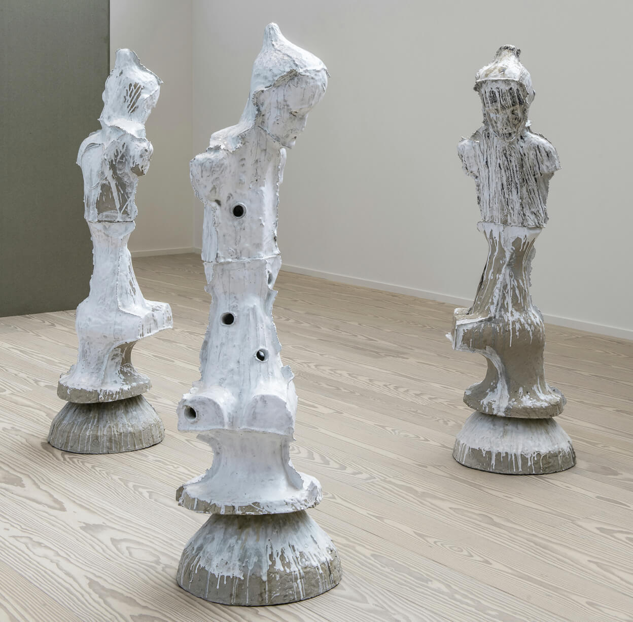 Johan Tahon Monk Installation in Sint-Baafshuis te Gent 2025, expo Into The Eyes fotograaf Jean Godecharle -