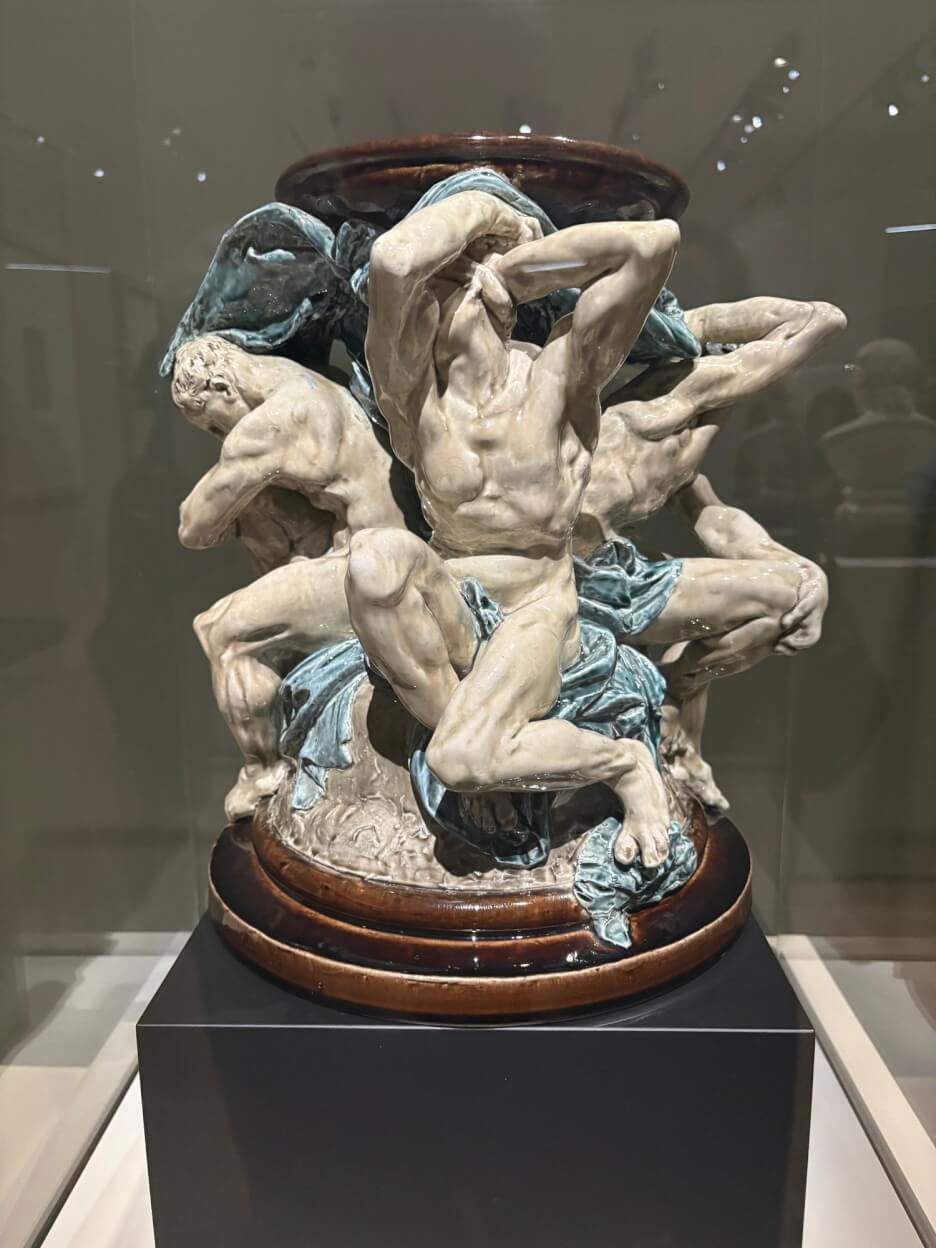 Piédestal aux Titans manufacture de Choisy-le-Roi d'après un modèle d'Albert-Ernest Carrier-Belleuse 1878 exposition Michel-Ange Rodin musée du Louvre 2026