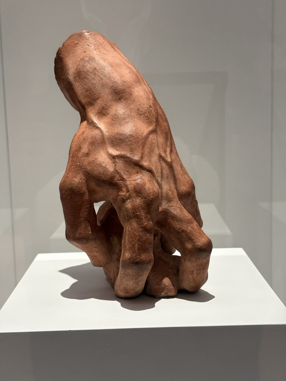 anonyme Main gauche dite La Main de Michel-Ange vers 1580 terre cuite moulage Victoria et Albert museum Londres exposé au Musée du Louvres mai 2026