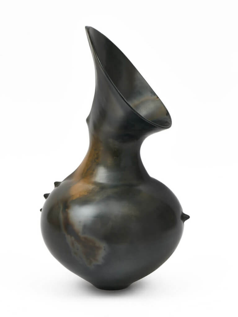 Magdalene Odundo Sans Titre 2023 60 x 32 x 32 cmThomas Dane Gallery